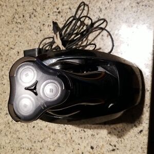 Norelco shaver senso touch rechargeable electric